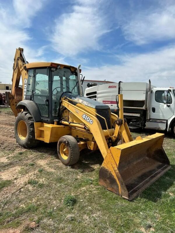 RETROEXCAVADORA JOHN DEERE 410G AÑO 2002